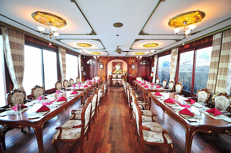 du thuyền Emperor Cruises Nha Trang 14